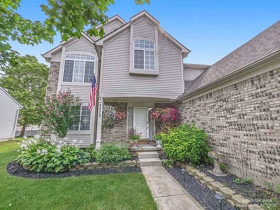 2nd image of 9829 Kent Ln