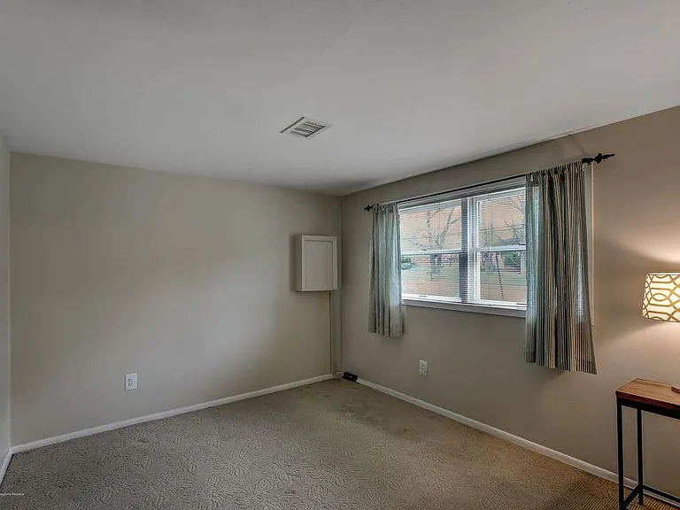594 Vaughn Ave — Photo 15