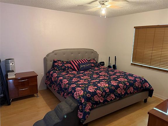 5th image of 821 Sleepy Harbour Dr