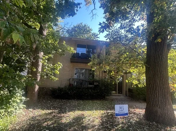 67 Kimbark Rd APT 1, Riverside, IL 60546