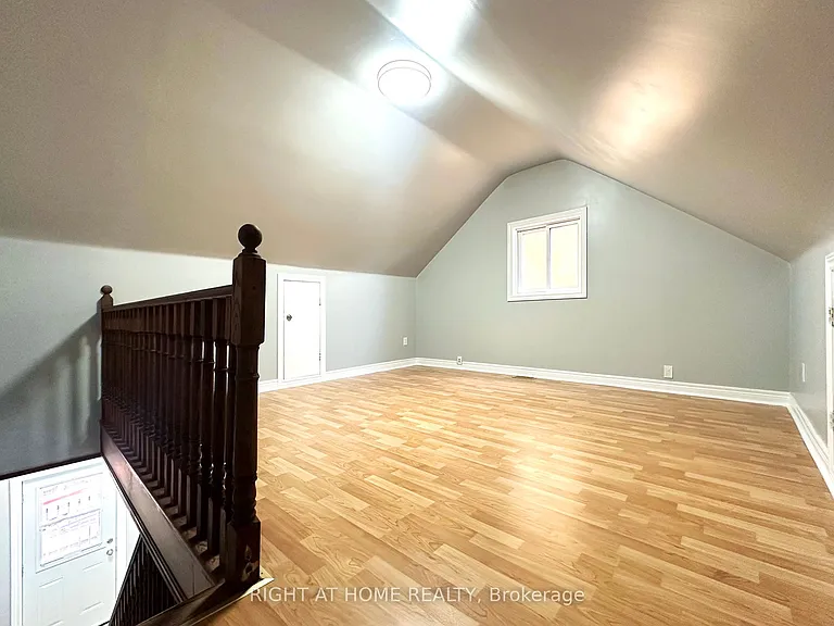 123 Lindsey Ave #UPPER — Photo 9