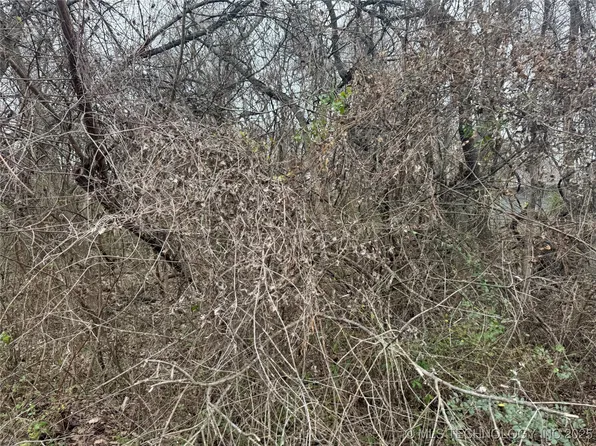 1697 N 20th St, Muskogee, OK 74401