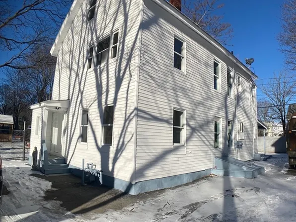 9 Pleasant Ter, Worcester, MA 01609