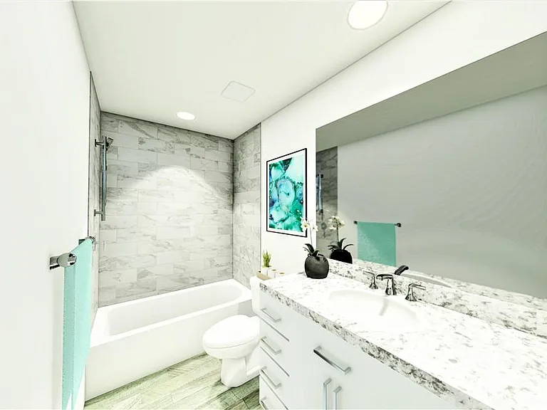 804 E 17th St #7 — Photo 4