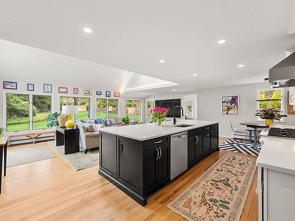 5th image of 19 Saltmeadow Ln