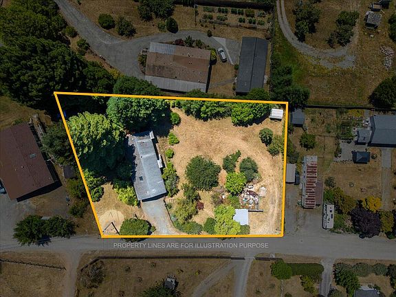 3rd image of 496 Glenwood Ln