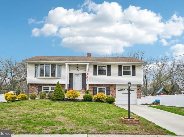 308 Mallard Dr, Marlton, NJ 08053