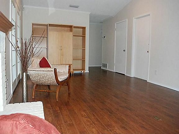 5th image of 1606 Grandview Dr