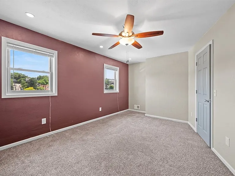38 Pasadena St — Photo 17