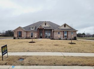 583 Crystal Lake Ln, Red Oak, TX 75154