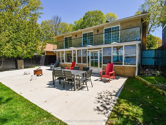 5th image of 694 Broadview Ave