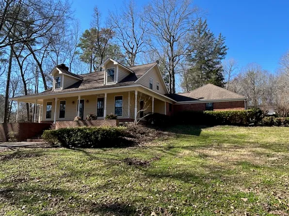 340 Woodridge Pl, Columbus, MS 39702