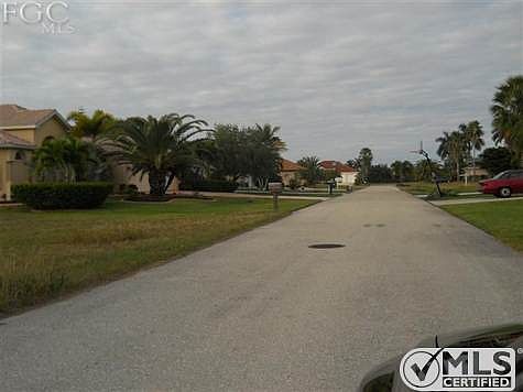5th image of 4922 SW 27th Ave