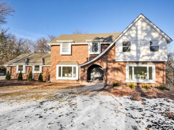 5N283 Paddock Ln, St Charles, IL 60175