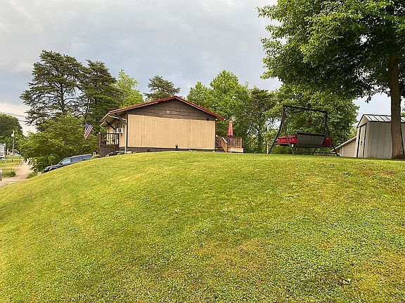 4th image of 3047 Meadowview Dr
