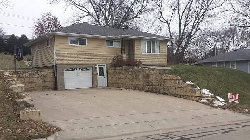 1st image of 1580 Earl Dr