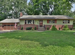 121 Hiawatha Blvd, Oakland, NJ 07436