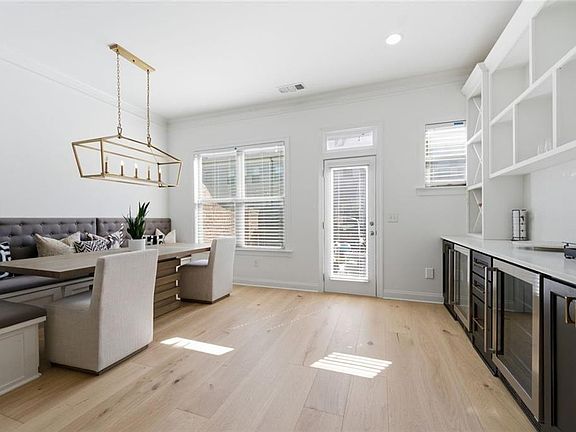 4th image of 3554 Parkside Way