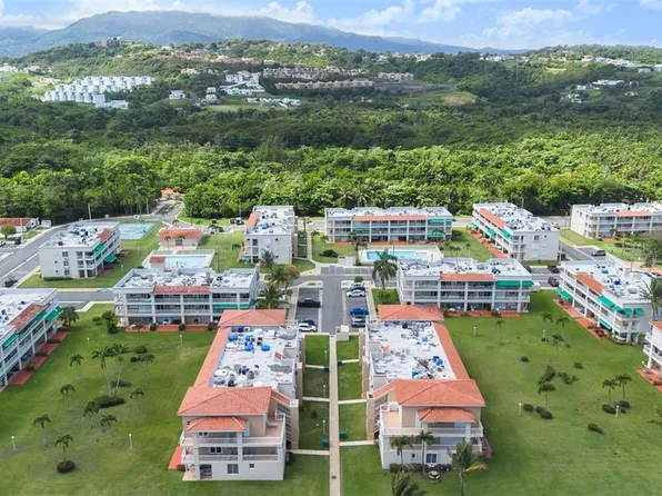 Casa Del Mar Ii Barrio Mameyes #1806, Rio Grande, PR 00745