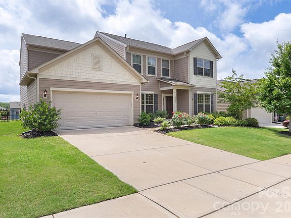 3rd image of 2540 Bryant Dr