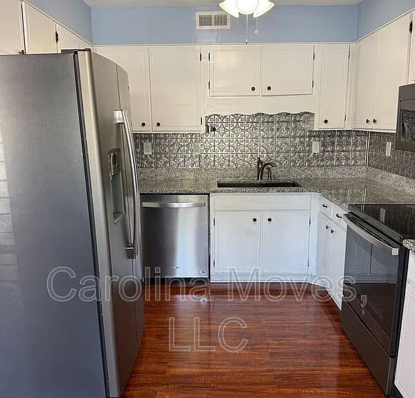 925 Cleveland St #231 — Photo 14