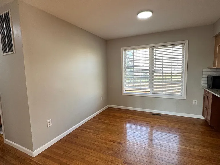 14780 Jordan Ln — Photo 27