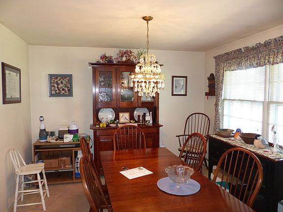 Formal Dining Room 11x11