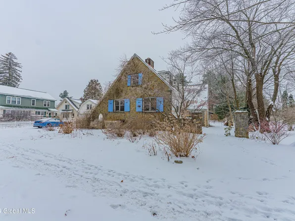 2133 Central Parkway, Schenectady, NY 12309