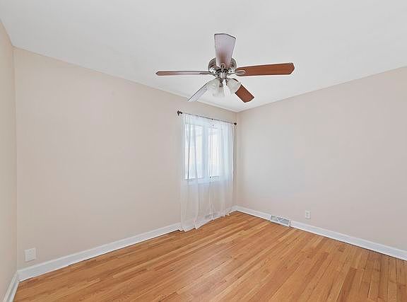 5th image of 1320 Hirsch Ave