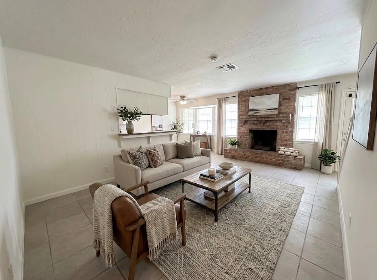 4 bed, 2.0 bath, 1678 sqft, $2,350 — Photo 2