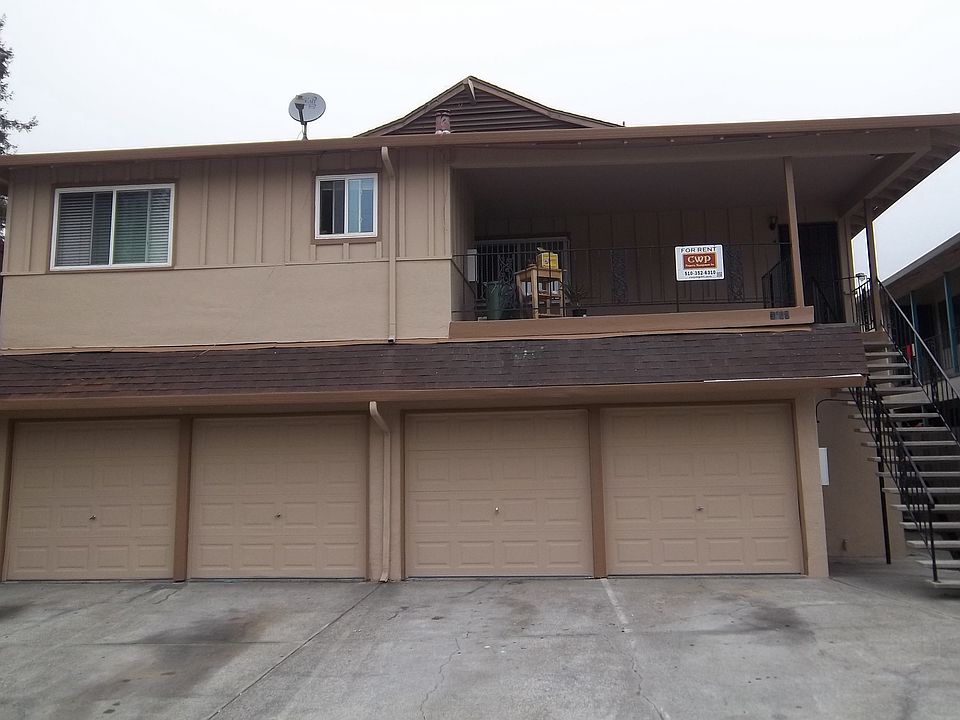 1st image of 3440 Redwood Ct