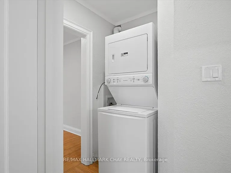 15 Parkside Dr #2 — Photo 13