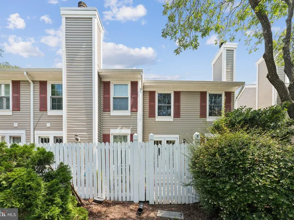 2917-D S Woodstock St #4, Arlington, VA 22206