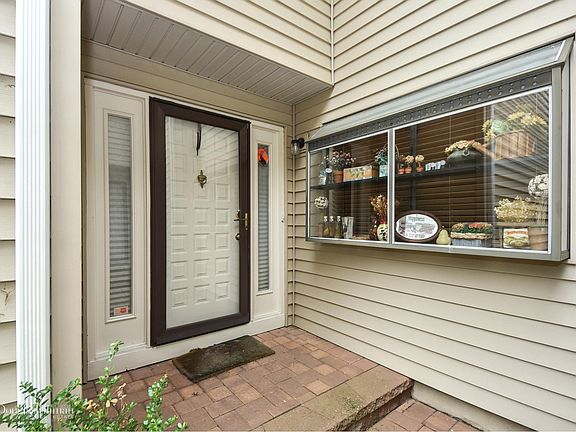 3rd image of 70 Chestnut Ln