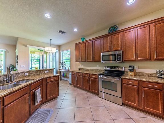 4th image of 11200 Sparkleberry Dr