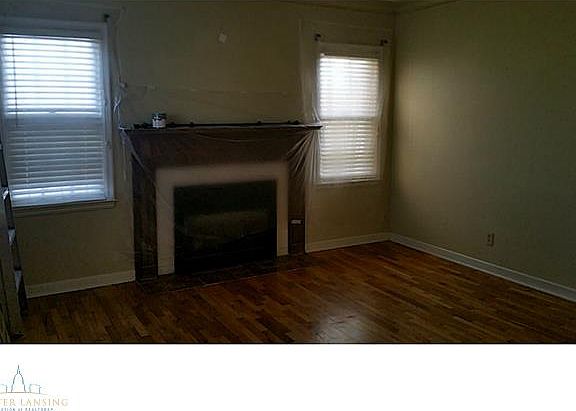 4th image of 1652 Sunnyside Ave