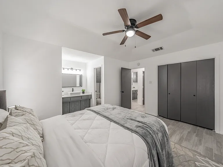 8901 Thompson Cir — Photo 40