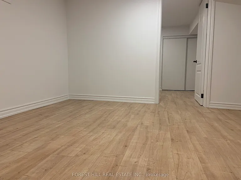63 Pinegrove Ave — Photo 7