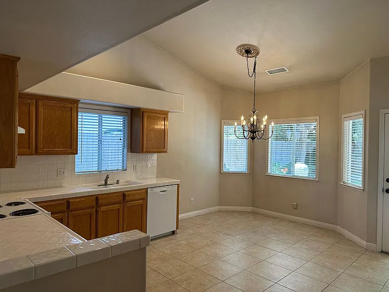 361 W Chennault Ave — Photo 3