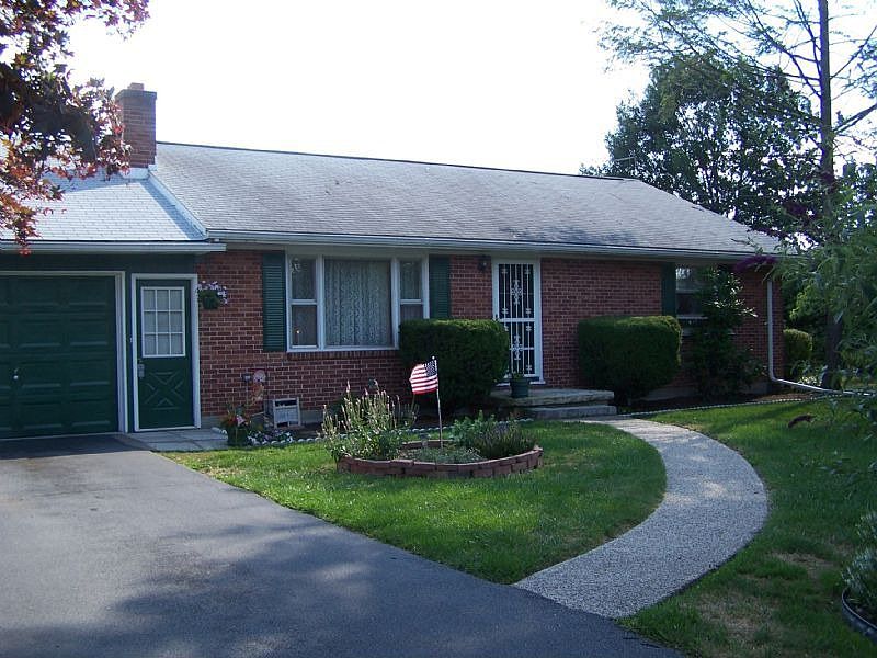 1st image of 212 Lincoln Dr