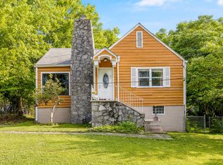 411 Longview Dr, Rossville, GA 30741