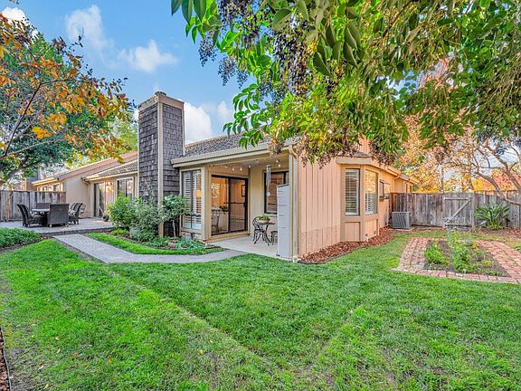 3rd image of 2362 Leptis Cir