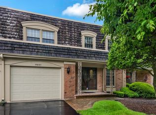 19W107 Avenue Normandy N, Oak Brook, IL 60523