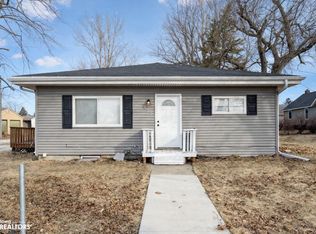 602 E Maple Ave, Conrad, IA 50621