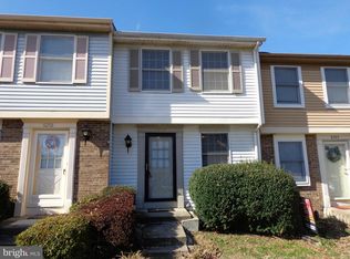 8284 Crestmont Cir, Springfield, VA 22153