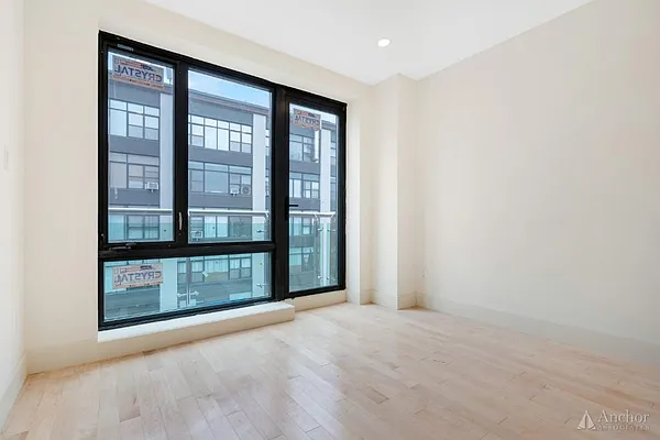 Rented by Anchor Associates | media 29