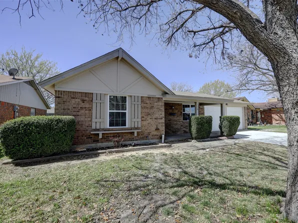 112 Coury Rd, Everman, TX 76140