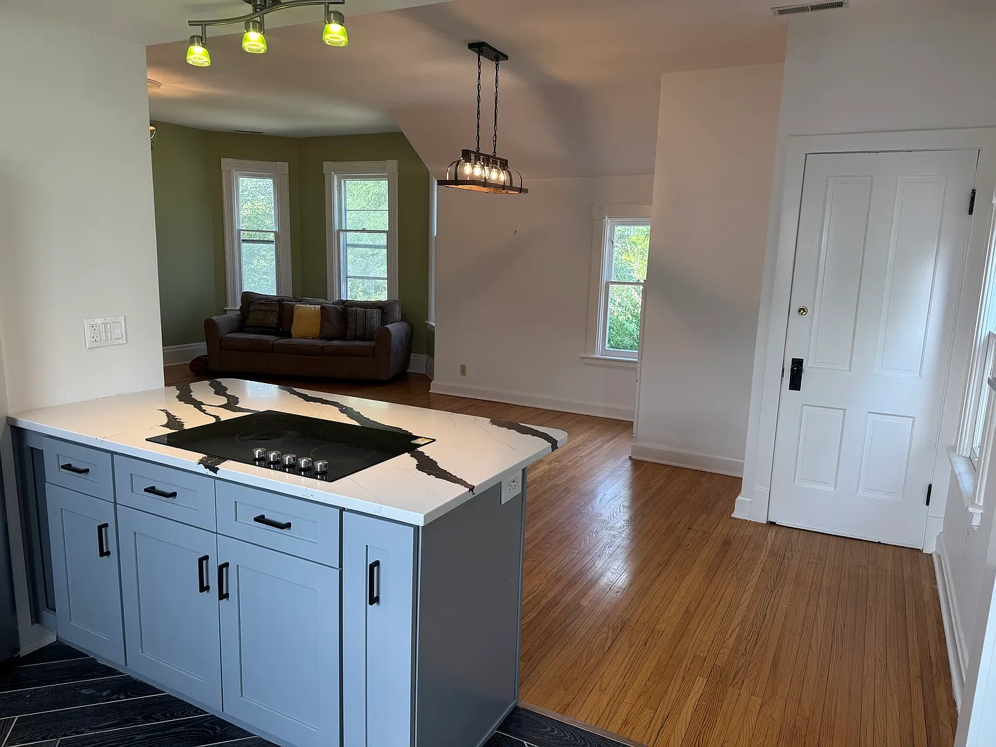 2 bed, 1300 sqft, $1,750 — Photo 4