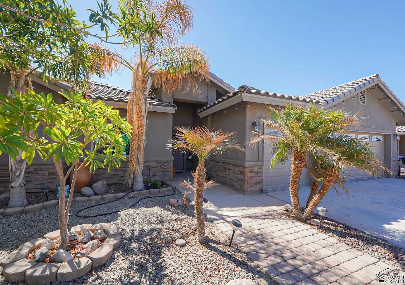4 bed, 3.0 bath, 2116 sqft, $2,800 — Photo 3