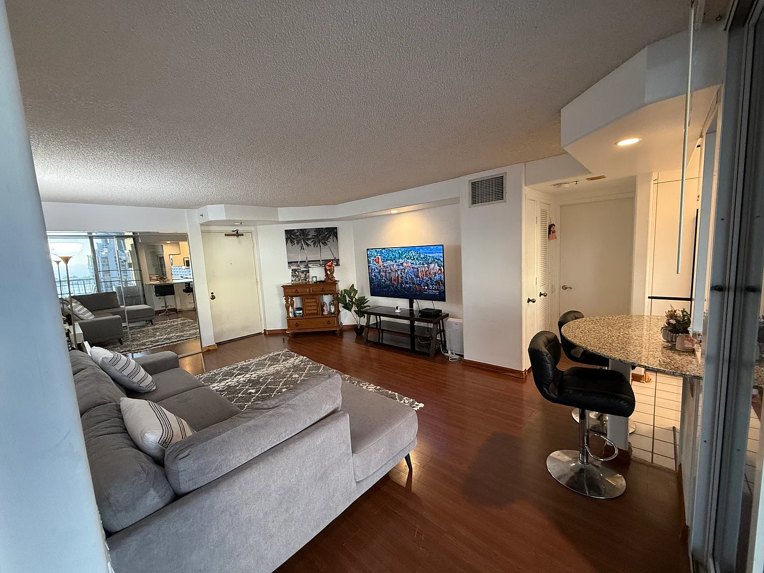 2 bed, 875 sqft, $3,800 — Photo 3